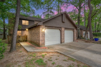 20 W Willowwood Ct, Spring, TX 77381