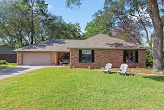 207 Oakwood Cir, Niceville, FL 32578