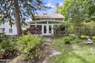 104 14th St, Schenectady, NY 12306