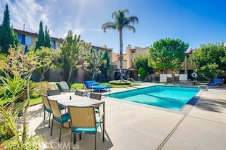 22038 Vanowen St Unit 215, Woodland Hills, CA 91303