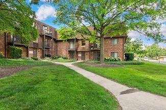 1520 S Fairfield Ave Unit 33C, Lombard, IL 60148