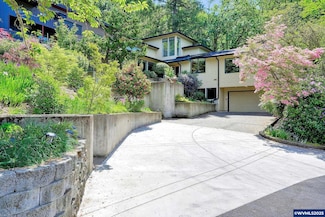 1866 Merritt St S, Salem, OR 97302