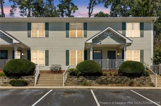 425 Cityview Ln, Fayetteville, NC 28301
