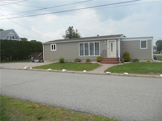 20 Anchorage Rd, Narragansett, RI 02882