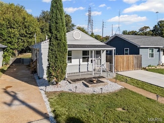 2754 Hermitage Ave, Saint Louis, MO 63143