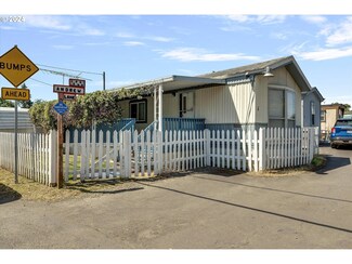 12726 SE Division St Unit 1, Portland, OR 97236