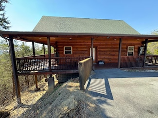 2295 Wingspan Dr, Sevierville, TN 37876