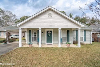 9835 Ana Hulu St, Diamondhead, MS 39525