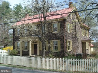 25 Unionville Rd, Douglassville, PA 19518
