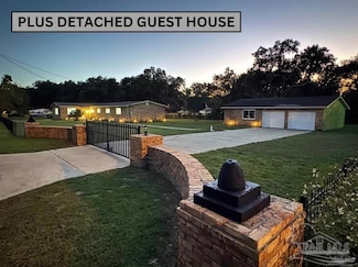 4731 Live Oak Ln, Milton, FL 32571