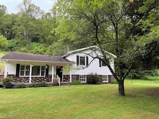 79 Punkin Center Rd, Fairview, WV 26570