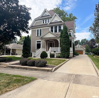 968 N Broad St, Galesburg, IL 61401