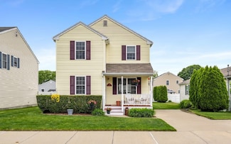 53 Hyde Ave, Pawtucket, RI 02861