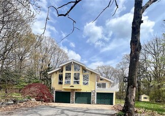 191 W Wrentham Rd, Cumberland, RI 02864