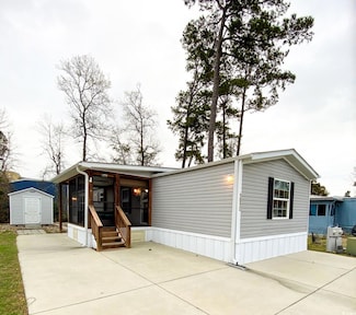 1010 Foxfire Dr, North Myrtle Beach, SC 29582