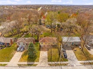 7613 NW 73rd St, Kansas City, MO 64152