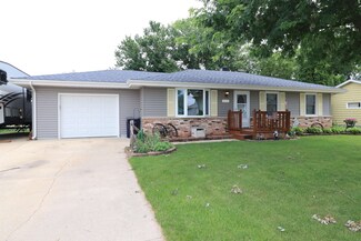 2117 S Orchard St, Janesville, WI 53546