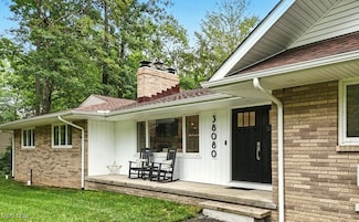 38080 Berkeley Ave, Chagrin Falls, OH 44022
