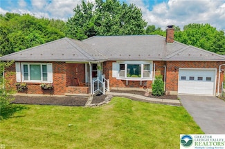236 W Moorestown Rd, Wind Gap, PA 18091