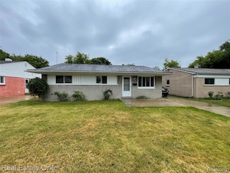 13211 Albany St, Oak Park, MI 48237