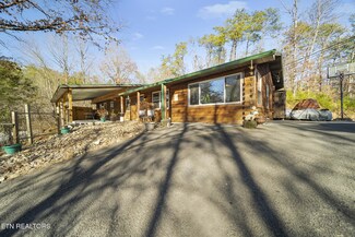 3305 Leonard Huskey Ln, Pigeon Forge, TN 37863