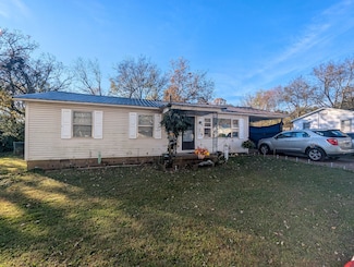 69 Flag Ln, Batesville, AR 72501