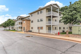 875 Bahls Dr Unit 109, Hastings, MN 55033