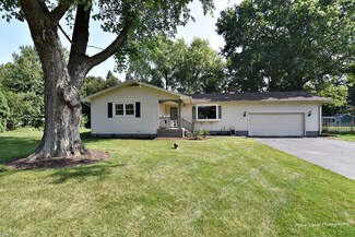 774 Considine Rd, Geneva, IL 60134