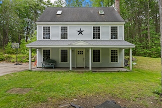 98 Mountain Rd, Cape Neddick, ME 03902