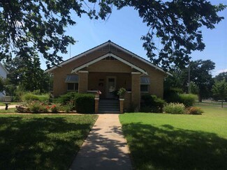 403 Main St, Halstead, KS 67056
