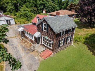458 Lake Rd, Tiverton, RI 02878