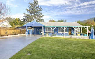 1067 SE Ashley Place, Grants Pass, OR 97526