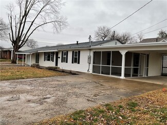 205 32nd St, Vienna, WV 26105