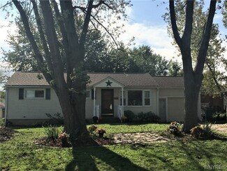 2139 Ganymede Ln, Lake View, NY 14085
