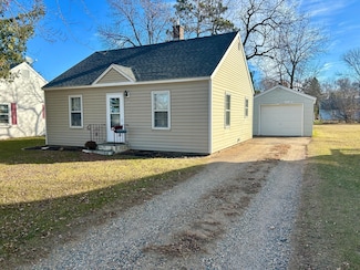 320 3rd St NW, Wadena, MN 56482