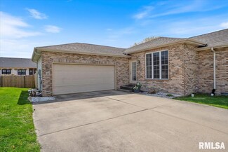 2919 S Meadowbrook Rd Unit 13, Springfield, IL 62711