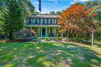 28 Crowell Rd, Sagamore Beach, MA 02562