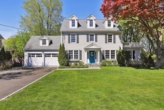 33 Ridge Rd, Danbury, CT 06810
