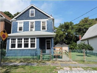 29 Metcalfe St, Staten Island, NY 10304
