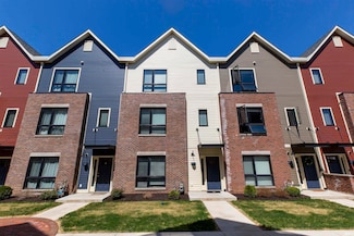 327 S Frances St Unit 5, South Bend, IN 46617