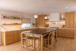 710 Edelweiss Ln, Encinitas, CA 92024