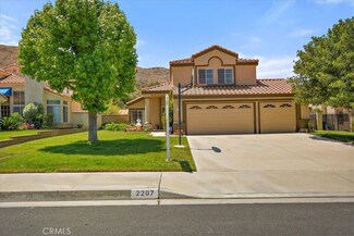 2207 Canyon Dr, Colton, CA 92324