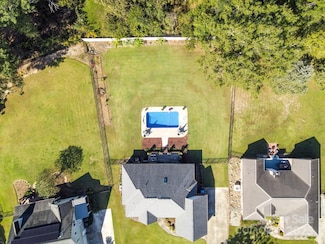 8316 Quail Hollow Dr, Harrisburg, NC 28075