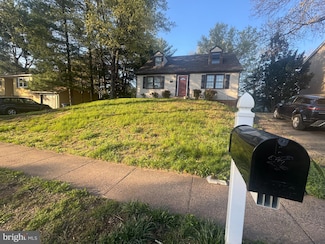 719 Palmer Dr, Herndon, VA 20170