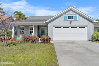 4453 Maritime Oak Dr, Southport, NC 28461