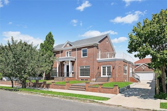65 W Beech St, Long Beach, NY 11561