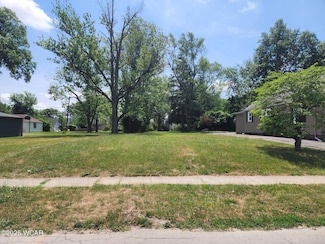1527 W Wayne St, Lima, OH 45805