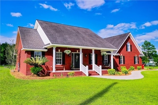 213 Dalton Ln, Waycross, GA 31503