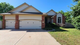 1113 Myles Dr, Wellington, KS 67152