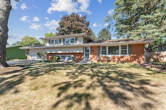 417 Tupelo Ave, Naperville, IL 60540